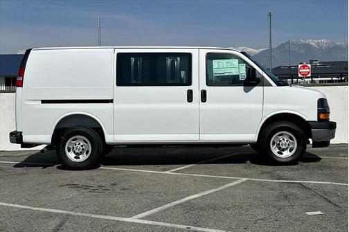 2025 Chevrolet Express 2500 RWD 2500 Regular Wheelbase WT