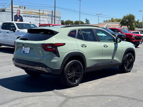 Cacti Green 2026 Chevrolet Trax FWD ACTIV