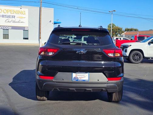 Mosaic Black Metallic 2026 Chevrolet Trailblazer LT