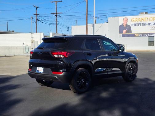 Mosaic Black Metallic 2026 Chevrolet Trailblazer LT