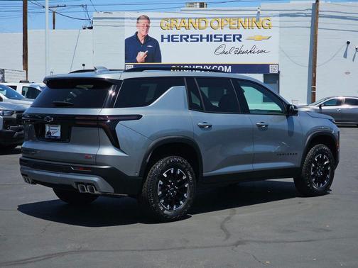 Sterling Gray Metallic 2026 Chevrolet Traverse AWD Z71