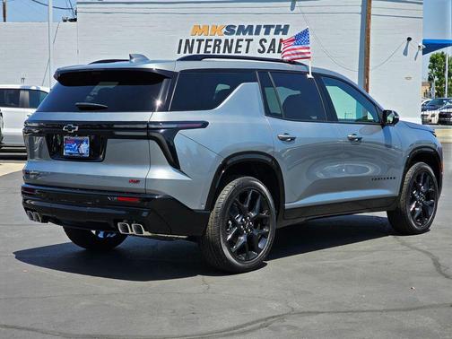 Sterling Gray Metallic 2026 Chevrolet Traverse RS