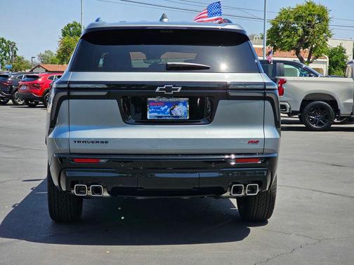 Sterling Gray Metallic 2026 Chevrolet Traverse RS