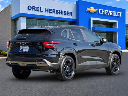Mosaic Black Metallic 2026 Chevrolet Trax FWD ACTIV