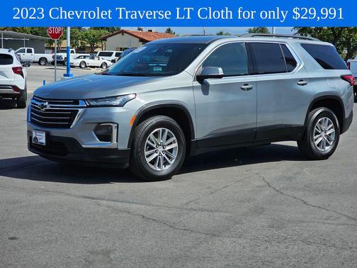 Sterling Gray Metallic 2023 Chevrolet Traverse LT Cloth