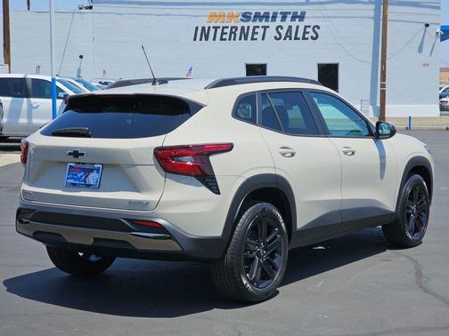 White Sands 2026 Chevrolet Trax FWD ACTIV