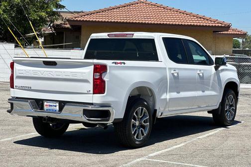 Summit White 2025 Chevrolet Silverado 1500 LT