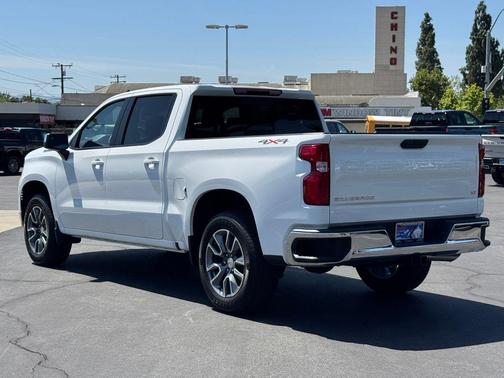 Summit White 2025 Chevrolet Silverado 1500 LT