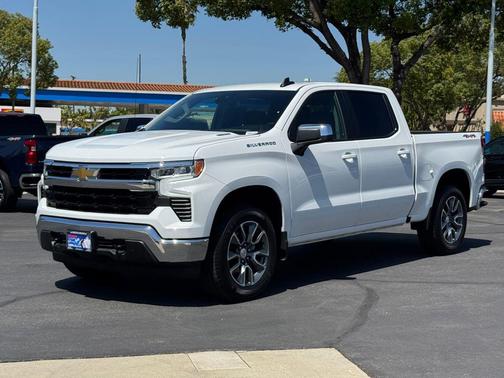 Summit White 2025 Chevrolet Silverado 1500 LT