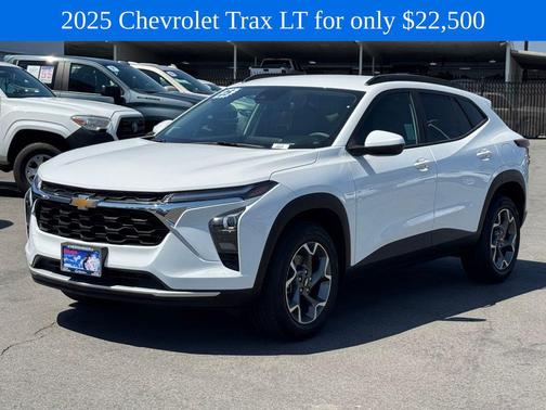 Summit White 2025 Chevrolet Trax LT