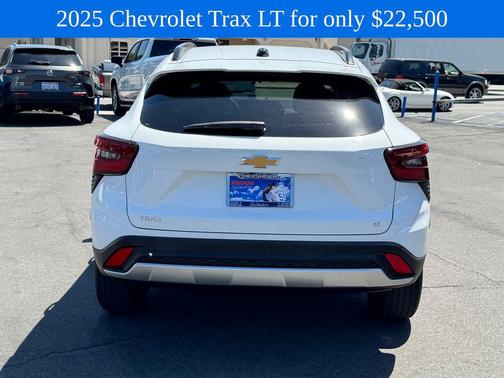 Summit White 2025 Chevrolet Trax LT