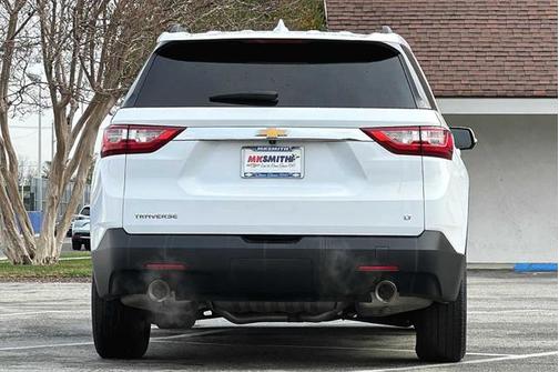 Summit White 2020 Chevrolet Traverse LT Cloth