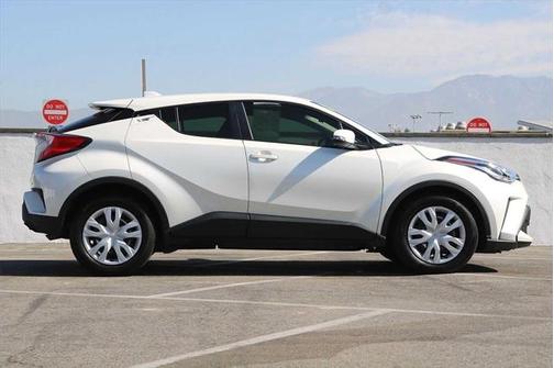 Blizzard Pearl 2020 Toyota C-HR LE