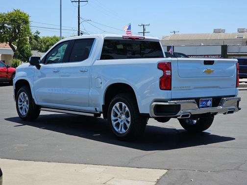 Polar White Tricoat 2026 Chevrolet Silverado 1500 LTZ