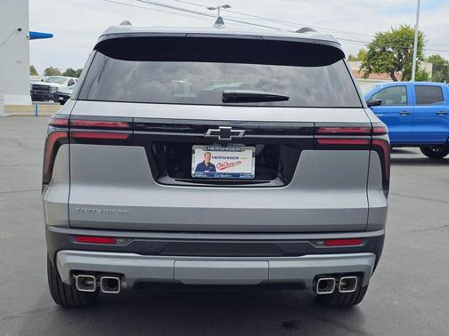 Sterling Gray Metallic 2026 Chevrolet Traverse LT