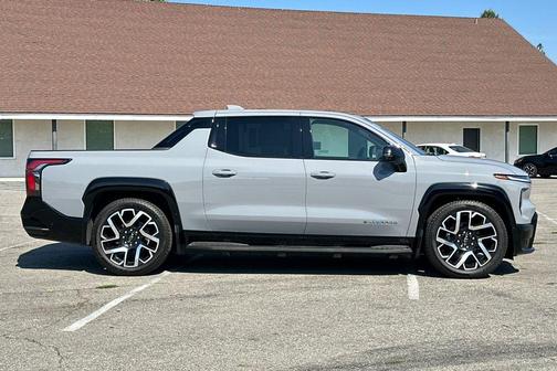 2025 Chevrolet Silverado EV RST
