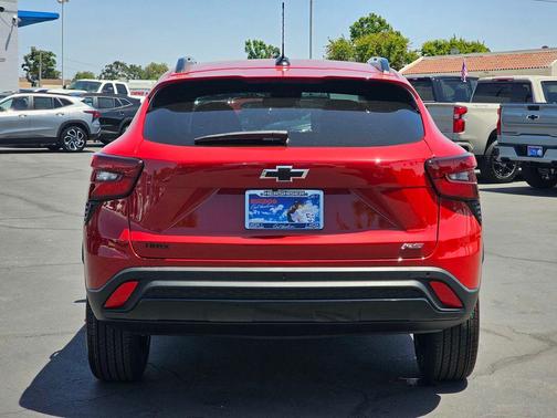 Apex Red 2026 Chevrolet Trax FWD 2RS