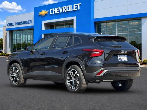 Mosaic Black Metallic 2026 Chevrolet Trax FWD 1RS