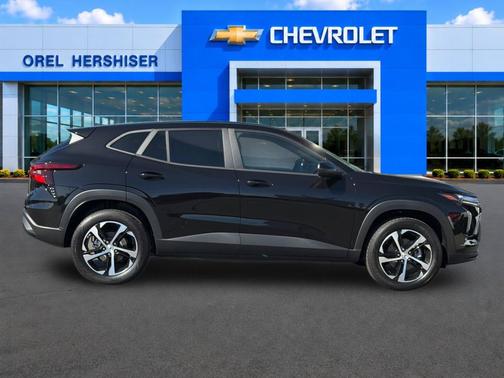 Mosaic Black Metallic 2026 Chevrolet Trax FWD 1RS