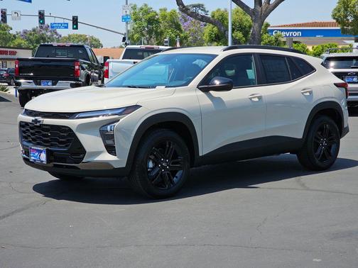 White Sands 2026 Chevrolet Trax FWD ACTIV