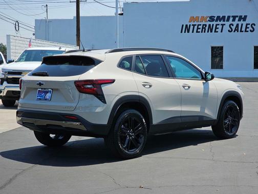 White Sands 2026 Chevrolet Trax FWD ACTIV