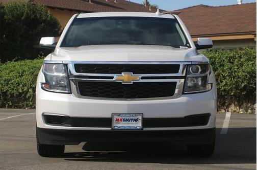 Iridescent Pearl Tricoat 2017 Chevrolet Suburban LT