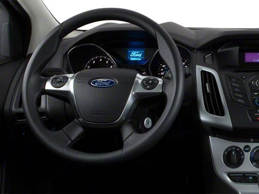 Blue 2013 Ford Focus SE