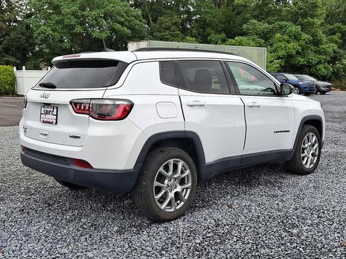2022 Jeep Compass Latitude Lux