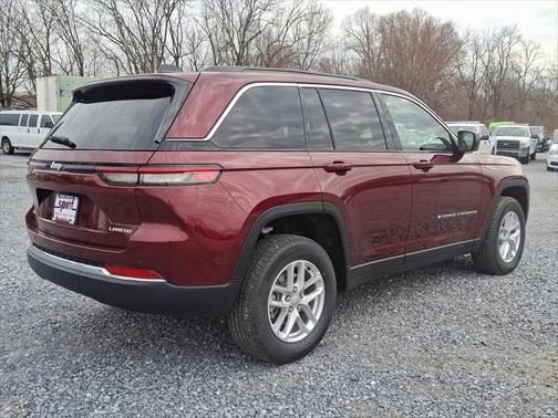 2025 Jeep Grand Cherokee Laredo