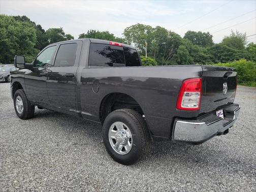 2024 RAM 2500 Tradesman Crew Cab 4x4 6'4' Box