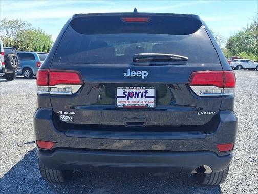 2022 Jeep Grand Cherokee Laredo