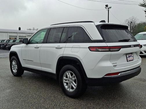 2024 Jeep Grand Cherokee Laredo