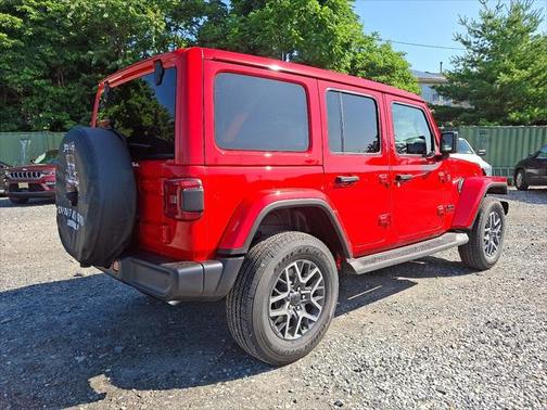 2025 Jeep Wrangler 4-Door Sahara 4x4
