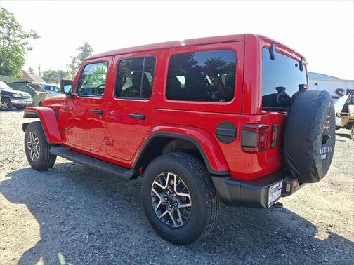 2025 Jeep Wrangler 4-Door Sahara 4x4
