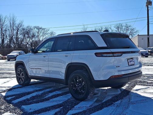 2026 Jeep Grand Cherokee Altitude