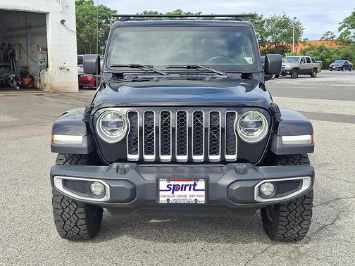 2021 Jeep Gladiator Overland
