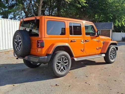 2025 Jeep Wrangler 4-Door Sahara 4x4