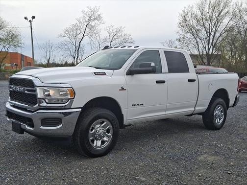 2019 RAM 3500 Tradesman Crew Cab 4x4 6'4' Box