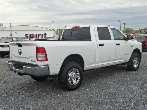 2019 RAM 3500 Tradesman Crew Cab 4x4 6'4' Box