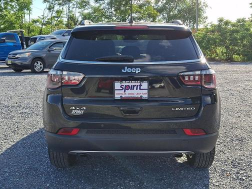 Diamond Black Crystal Pearlcoat 2023 Jeep Compass Limited