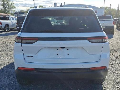 2022 Jeep Grand Cherokee Altitude