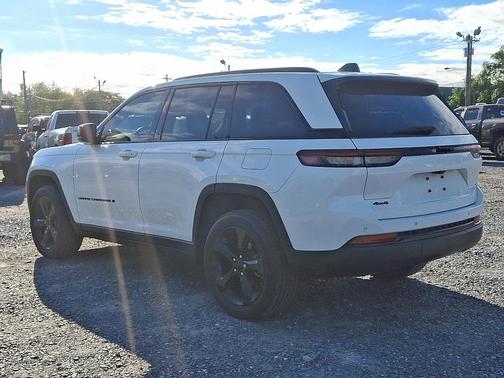 2022 Jeep Grand Cherokee Altitude