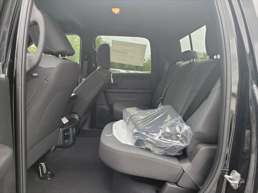2024 RAM 2500 Tradesman Crew Cab 4x4 6'4' Box