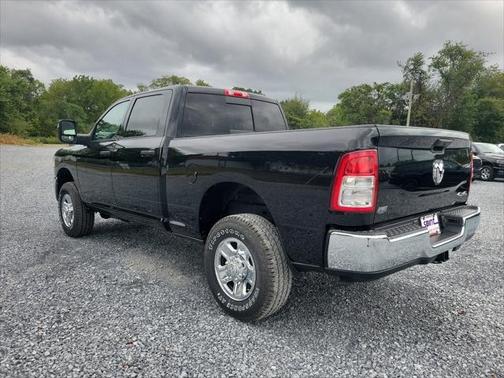 2024 RAM 2500 Tradesman Crew Cab 4x4 6'4' Box