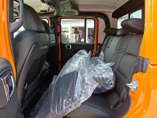 2025 Jeep Gladiator High Tide