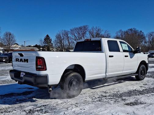 2026 RAM 2500 Tradesman Crew Cab 4x2 8' Box