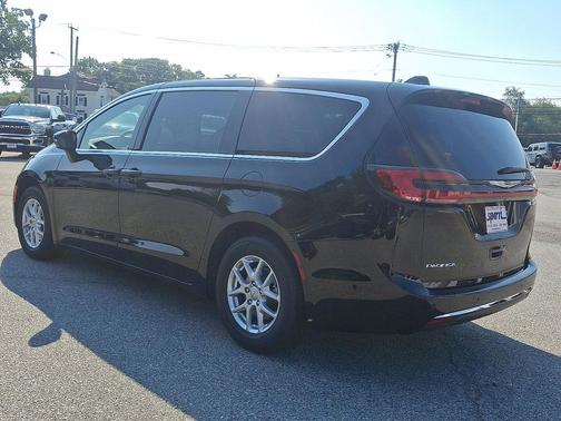 2025 Chrysler Pacifica L