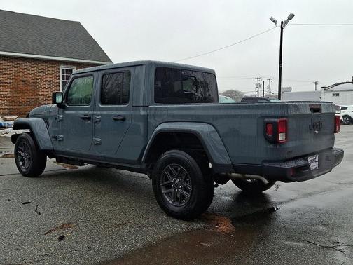 2026 Jeep Gladiator Sport S