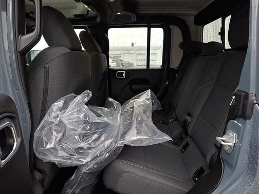 2026 Jeep Gladiator Sport S