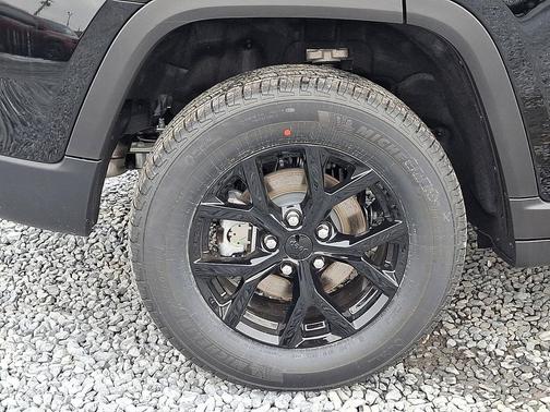 2026 Jeep Grand Cherokee Altitude